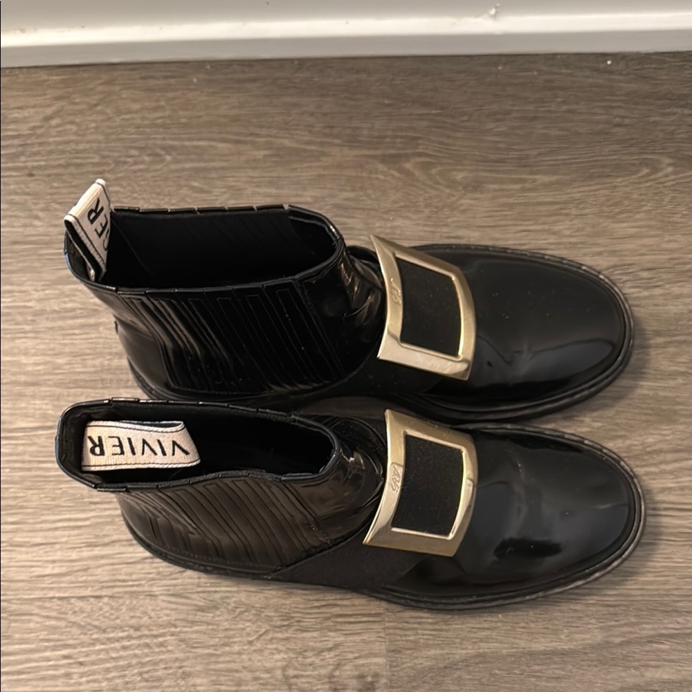 Roger Vivier Ankle Boots （price firm）